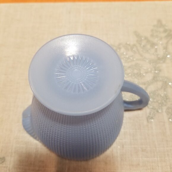 1940's Dominion Glass Canada Saguenay Pattern Creamer & Sugar - Periwinkle Blue - Picture 4 of 6